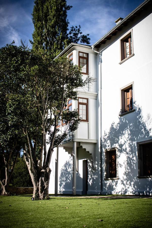 A Casa Da Botica Hotel Самос Екстериор снимка