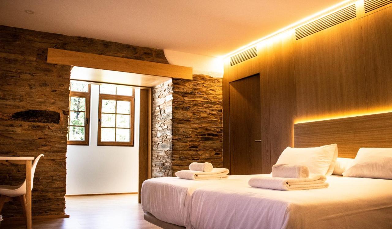 A Casa Da Botica Hotel Самос Екстериор снимка