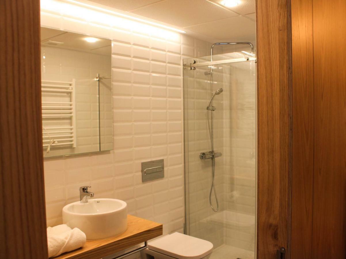 A Casa Da Botica Hotel Самос Екстериор снимка