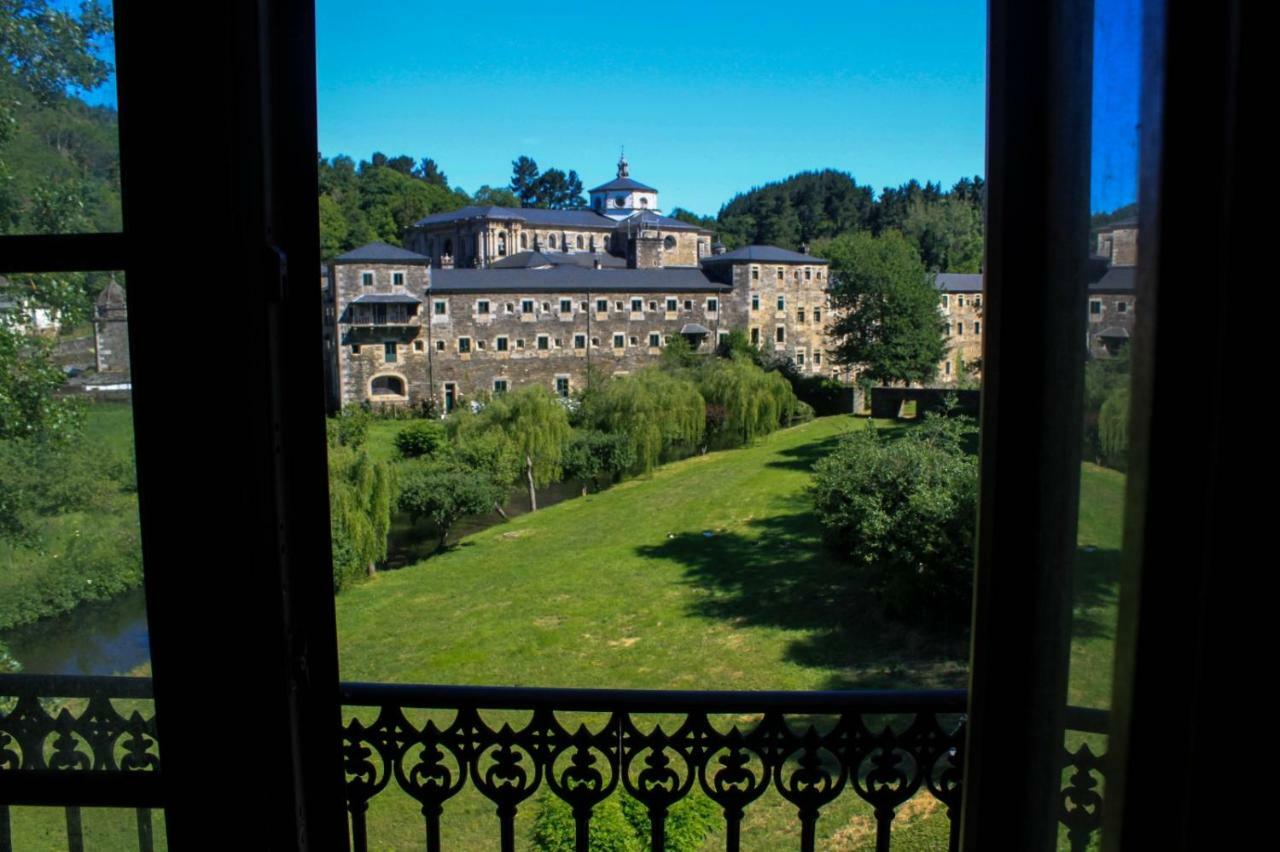 A Casa Da Botica Hotel Самос Екстериор снимка
