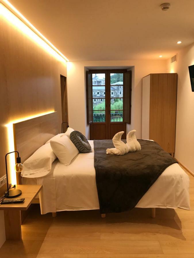 A Casa Da Botica Hotel Самос Екстериор снимка