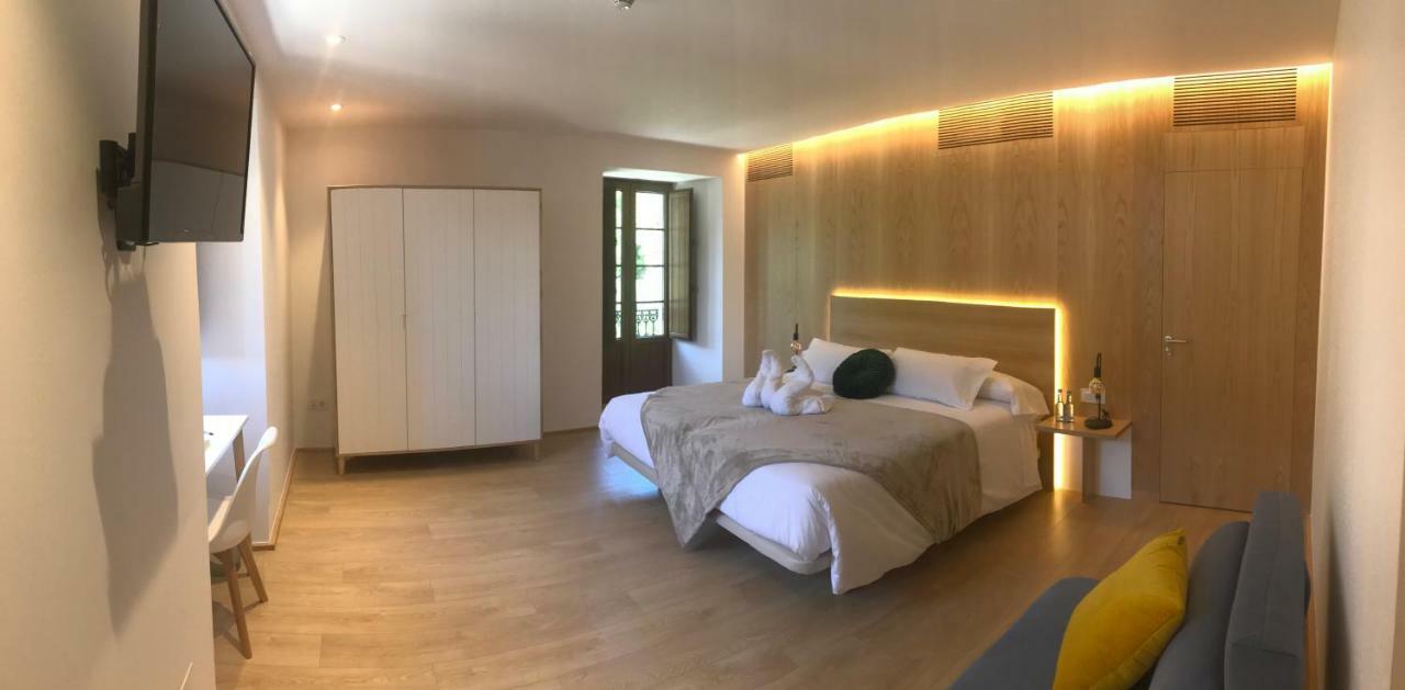 A Casa Da Botica Hotel Самос Екстериор снимка