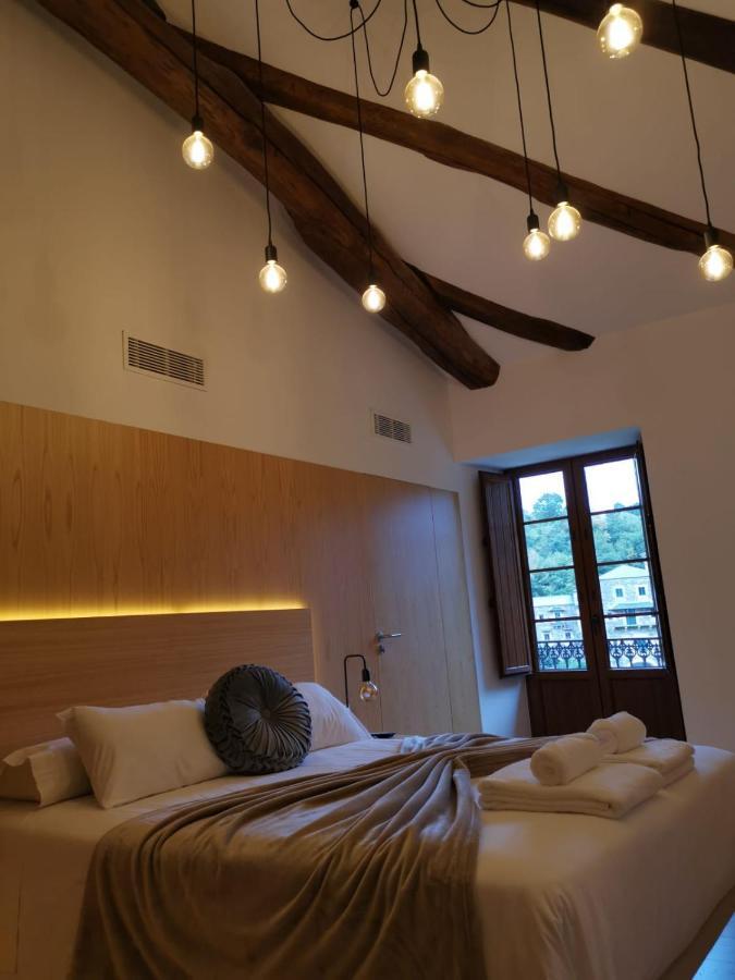 A Casa Da Botica Hotel Самос Екстериор снимка