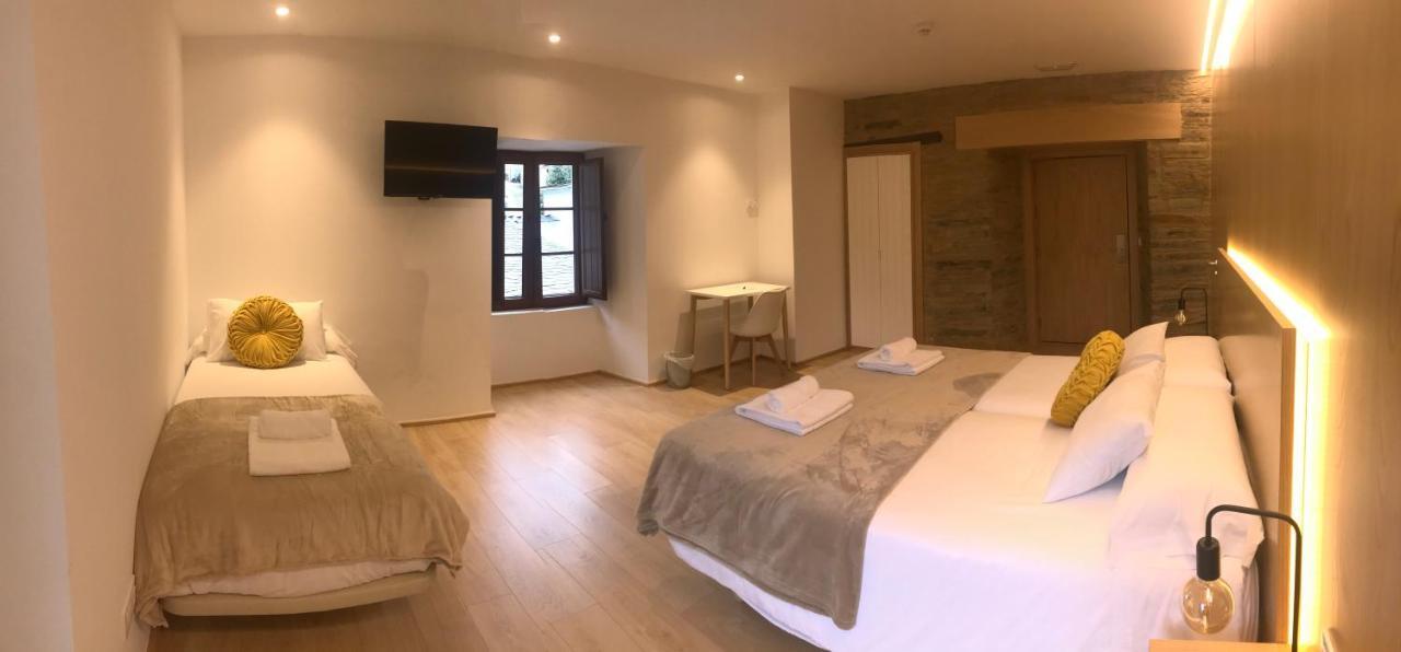 A Casa Da Botica Hotel Самос Екстериор снимка